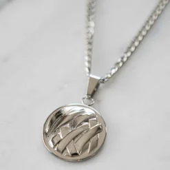 Armor necklace