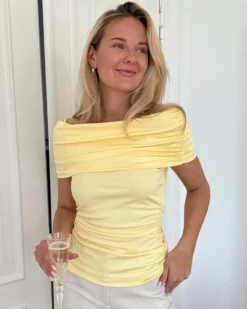 Athenaic top
