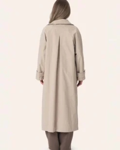 Avaic trenchcoat