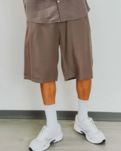 Boxy linen shorts