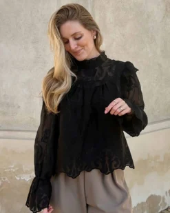Ellinoric lace shirt