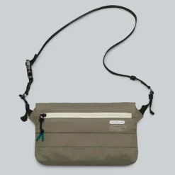 Lightweight bumbag