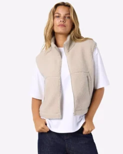 NMMASEY SHORT TEDDY VEST
