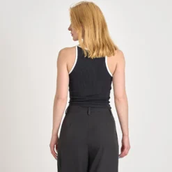 Tamira rib single top