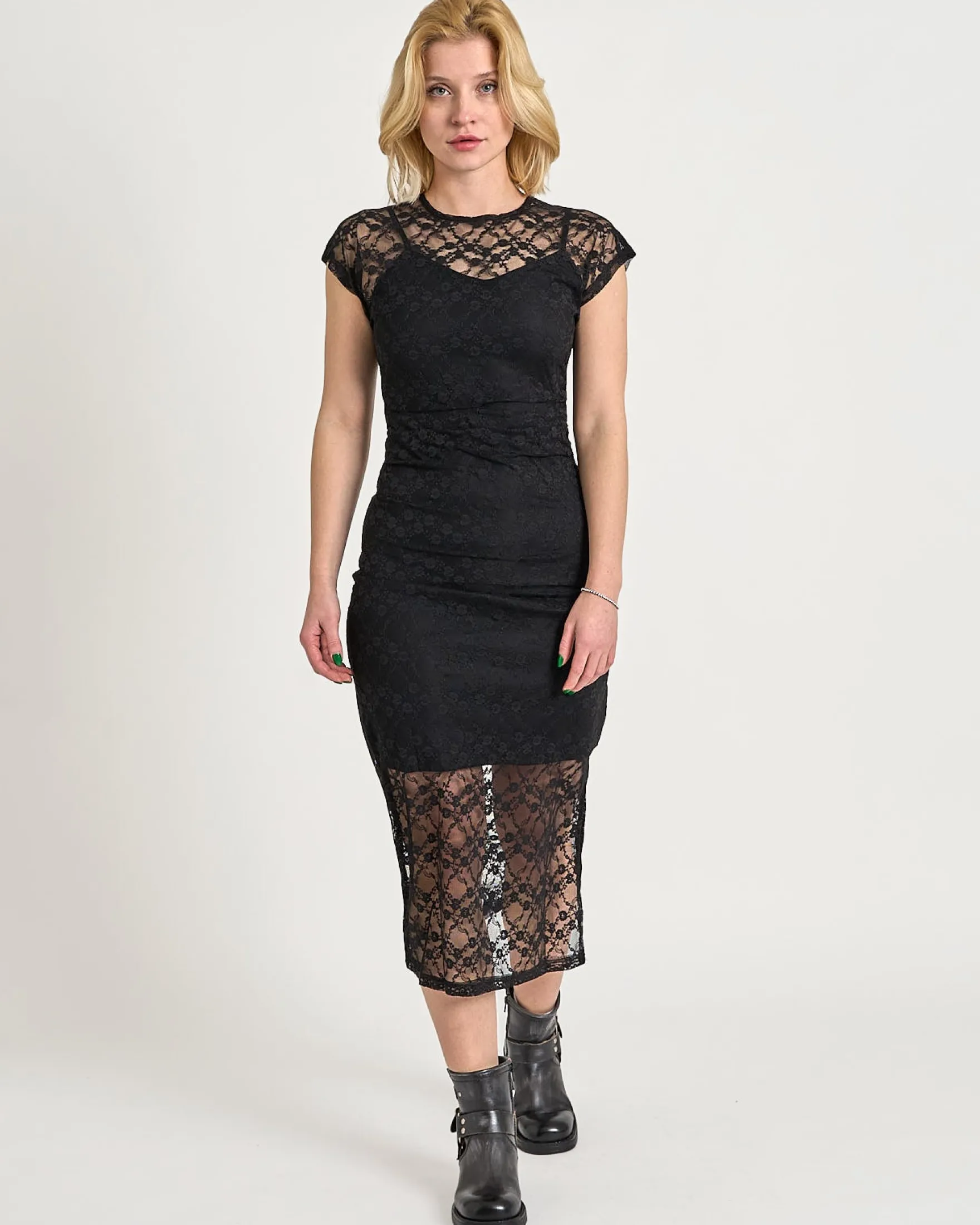 Wendy lace dress